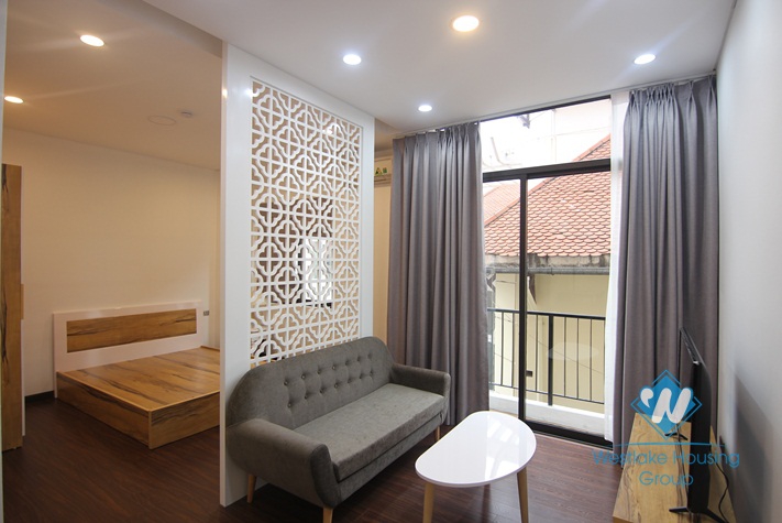Clean and modern studio apartment for rent in Xuan Dieu st, Tay Ho district 
